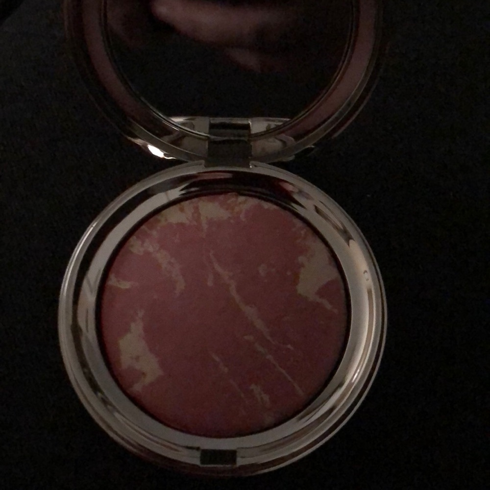 Makeup - Picture 3 of 3
